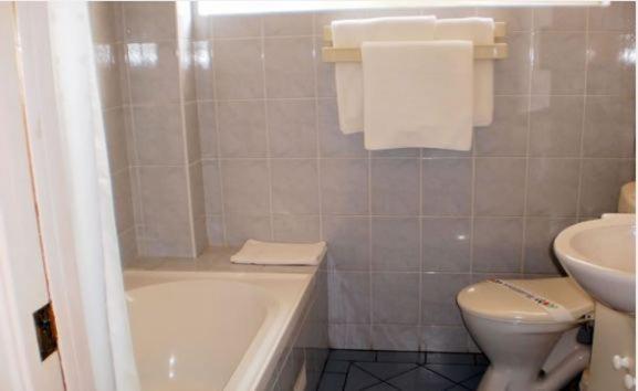 Lake Haven Motor Inn Gorokan Kamer foto